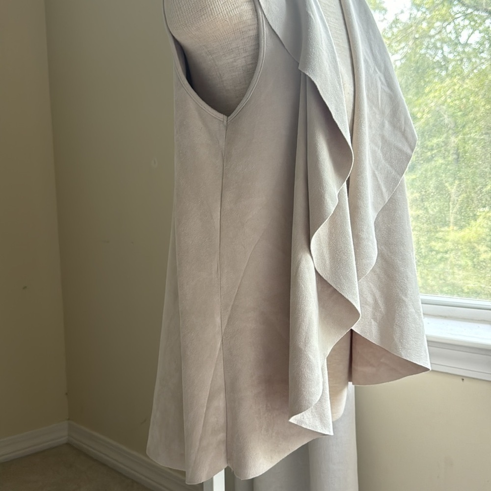 Vest - Picture 4 of 5